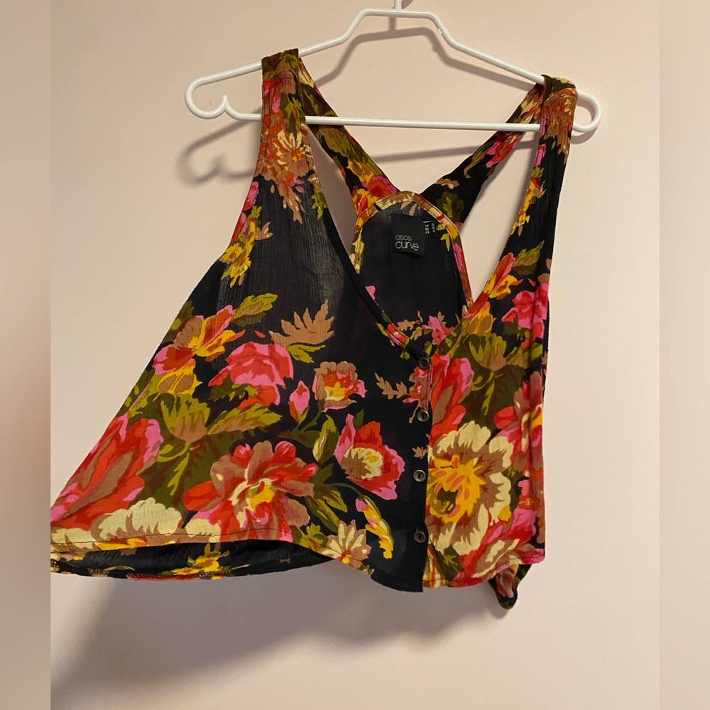 Cute float crop top tank - Picture 2 of 4